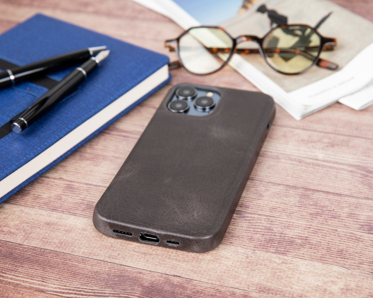iPhone 13 Pro Max (6.7") Full Leather MagSafe Snap On Case - Rustic Black
