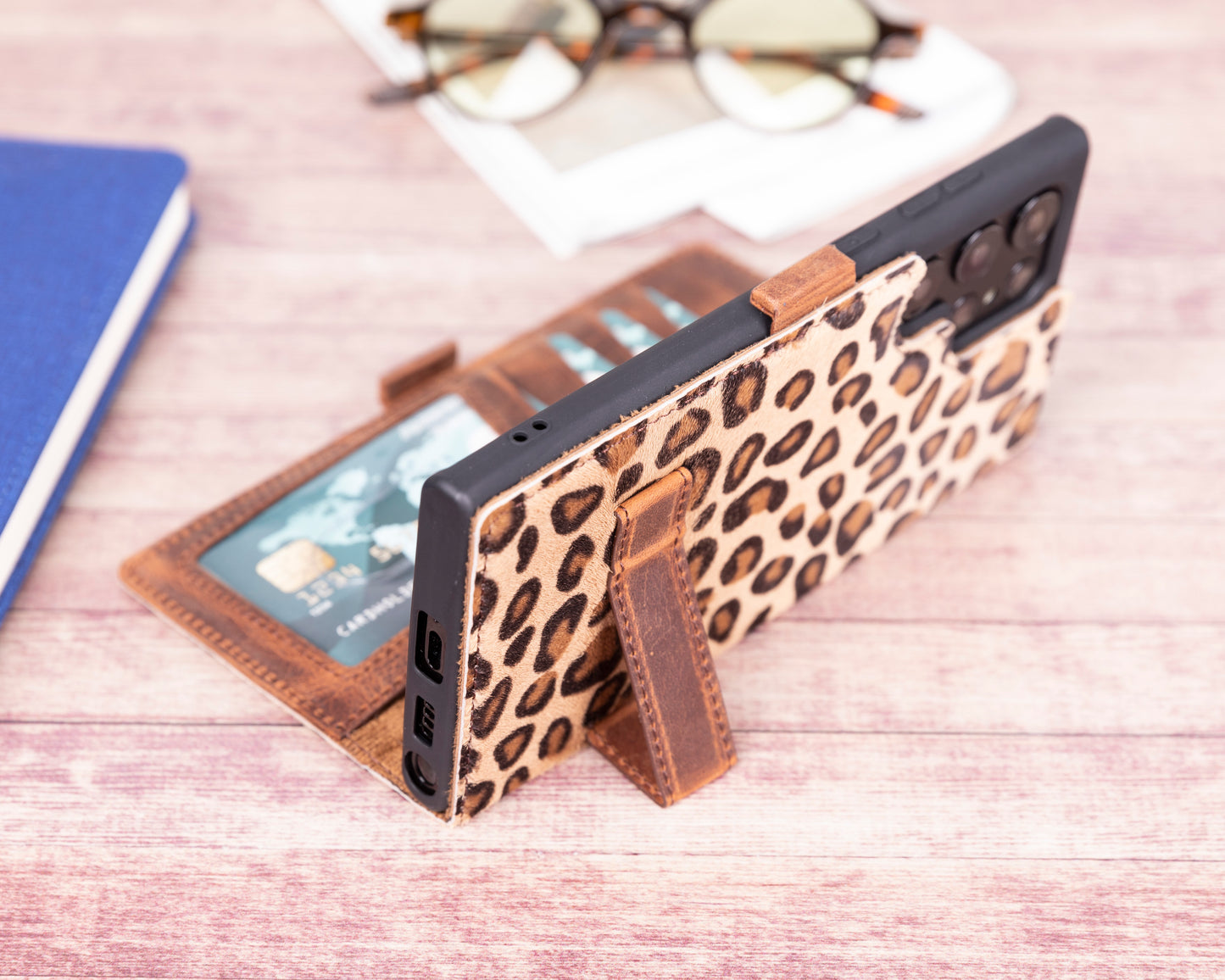 Samsung Galaxy S22 Ultra (6.8") Leather Wallet Case - Furry Leopard