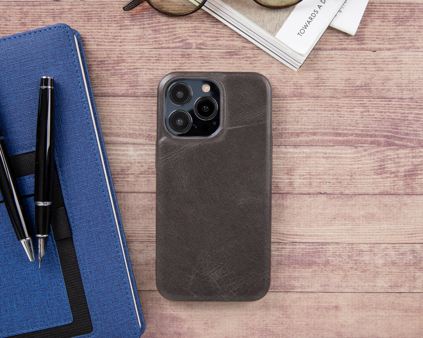 iPhone 13 Pro (6.1") Full Leather MagSafe Snap On Case - Rustic Black