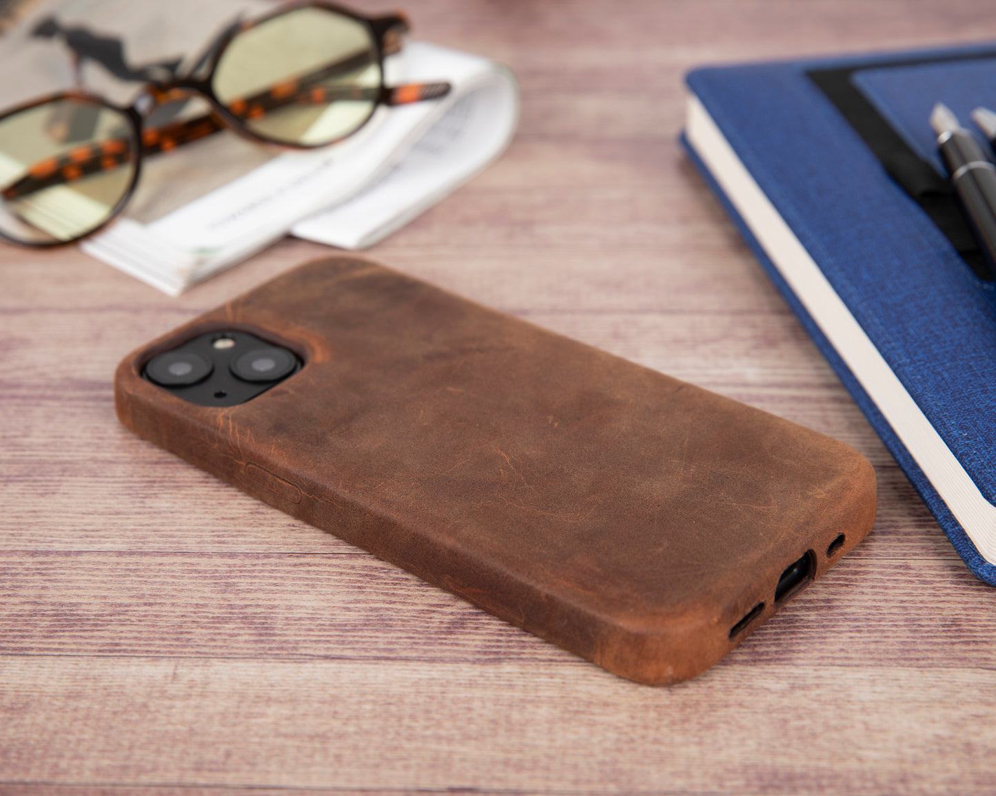 13 (6.1") Full Leather MagSafe Snap On Case - Teak Brown