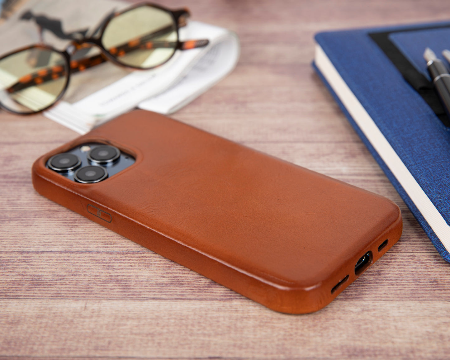 iPhone 13 Pro Max (6.7") Full Leather MagSafe Snap On Case - Rustic Brown