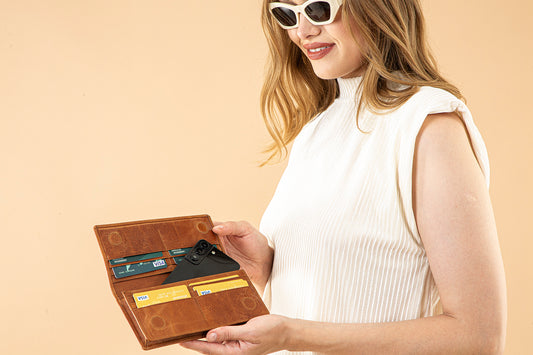 Leather Women Wallet- Why is it a Functional Accessory?