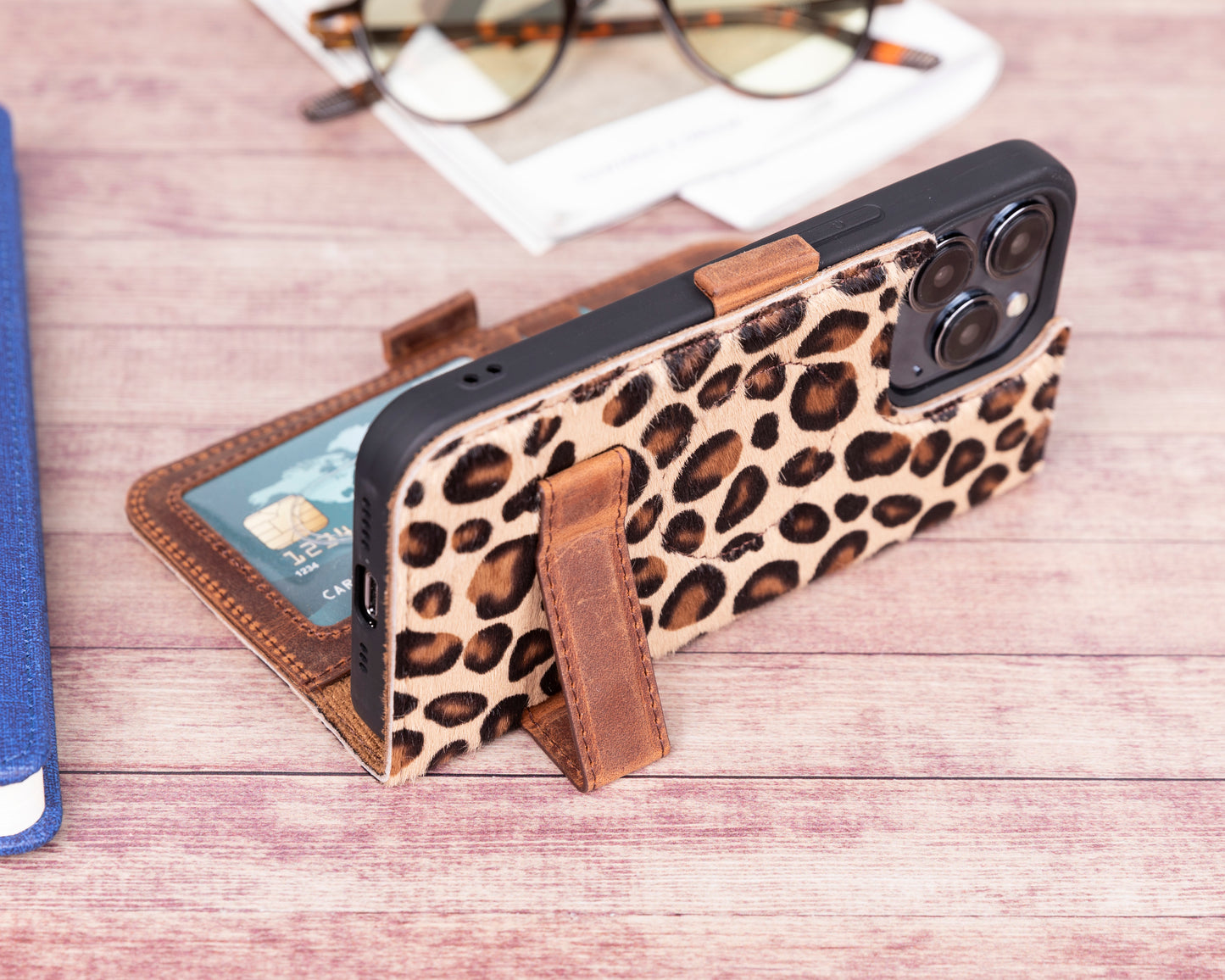 iPhone 13 Pro (6.1") Leather MagSafe Stand Wallet Case RFID Protection  - furry Leopard
