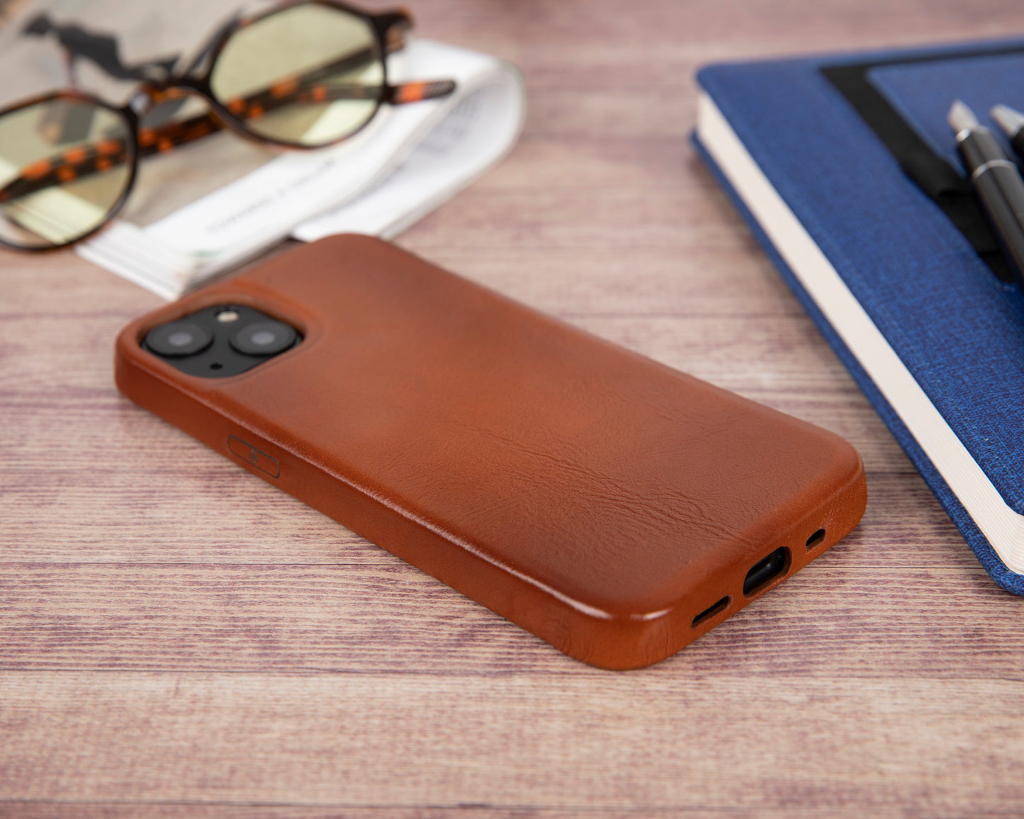 iPhone 13 (6.1") Full Leather MagSafe Snap On Case  - Rustic Brown